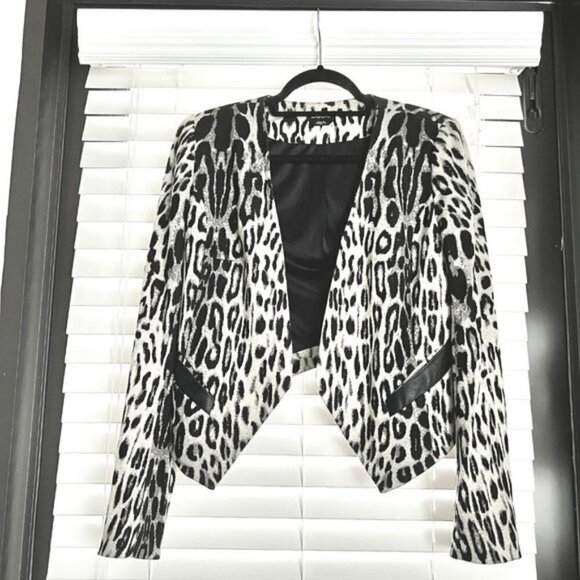 Stunning Bebe Leopard Print Cropped Blazer with Leather Accents! 😍 - Picture 1 of 10
